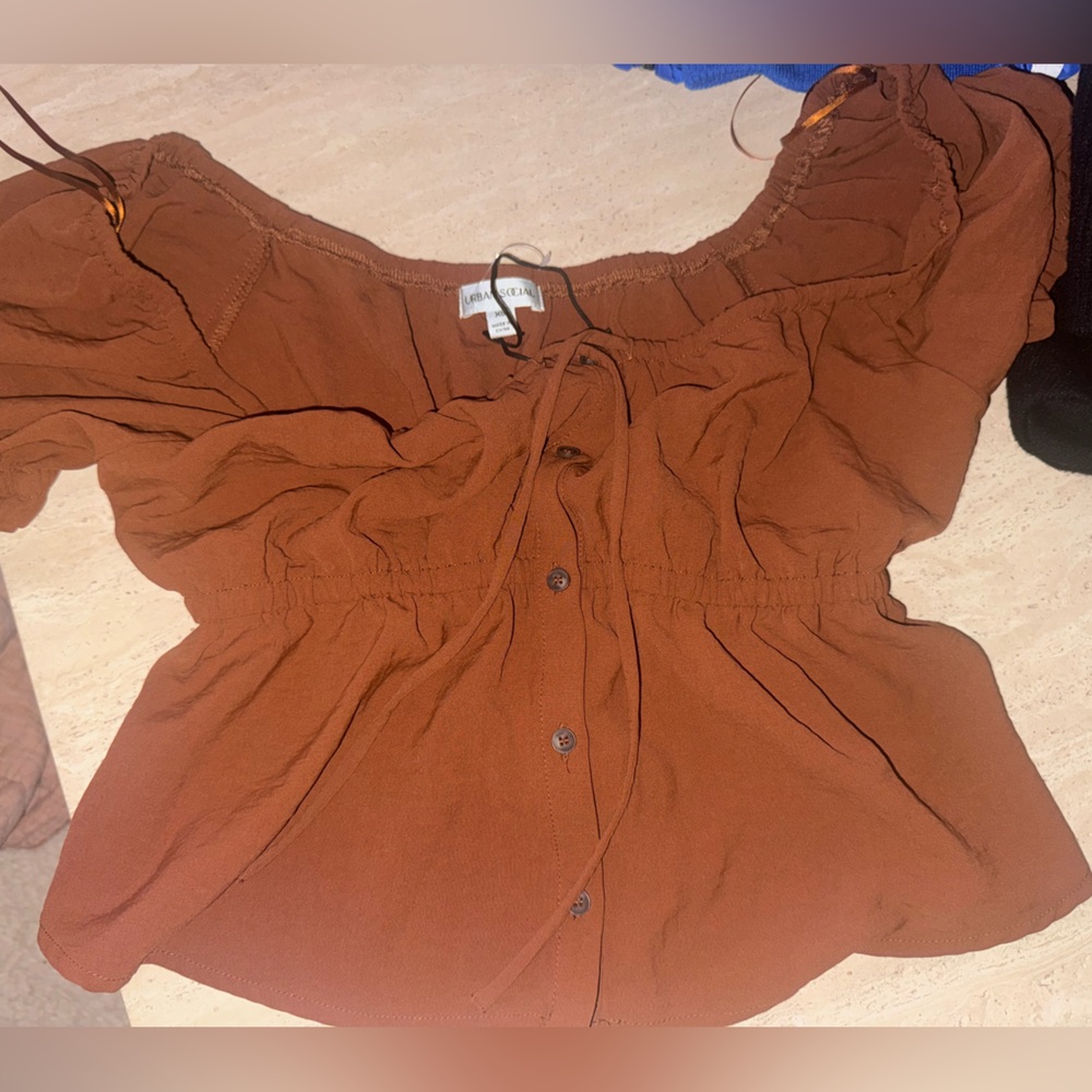 Urban social blouse